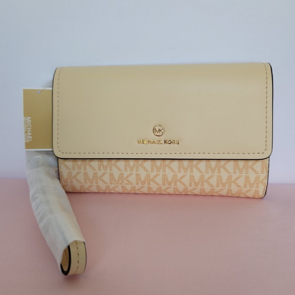 MICHAEL KORS Jet Set Charm Signature Colorblock LG Flap Phone Wristlet/Wallet ⭐